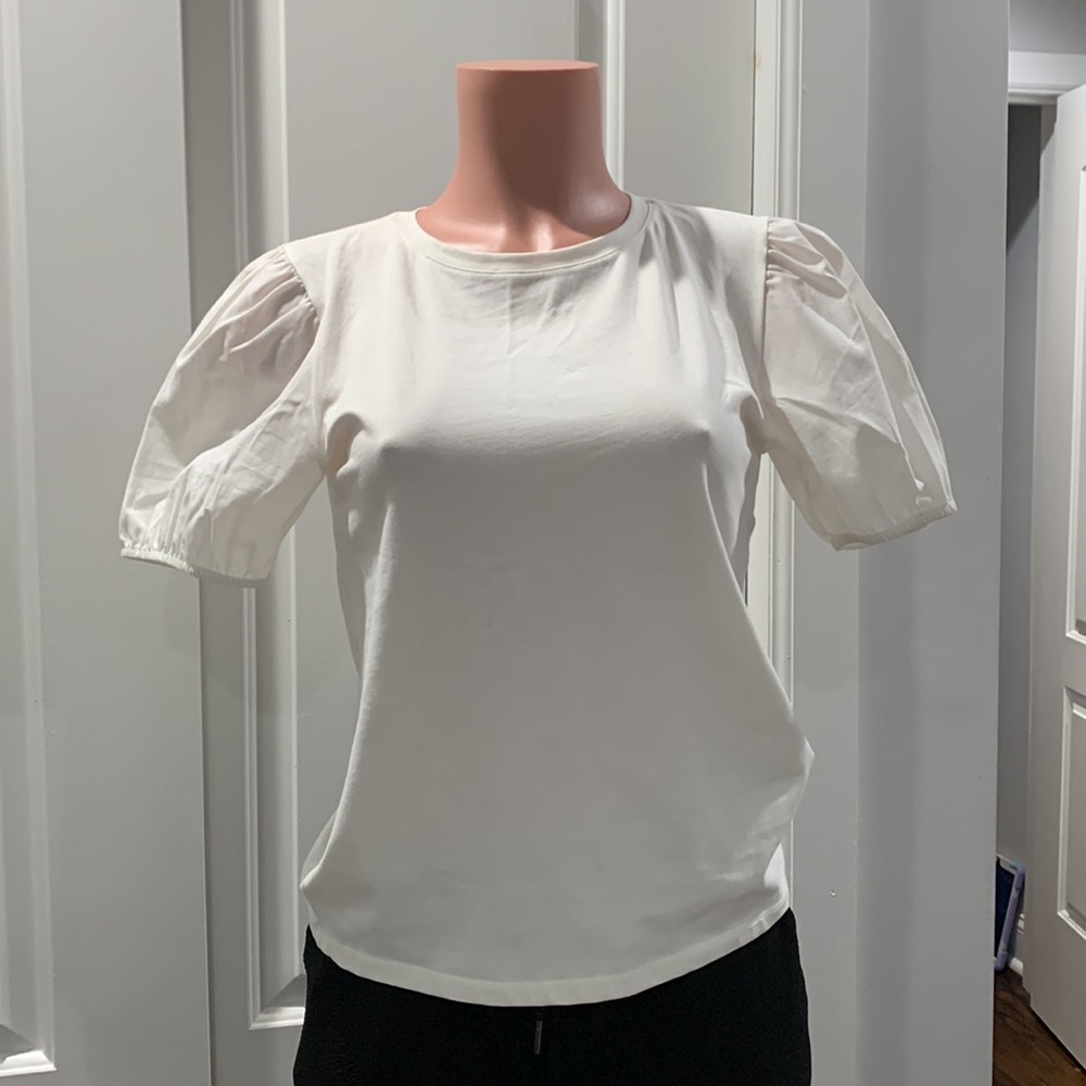 NWOT White‎ Puff Slleve Shirt
